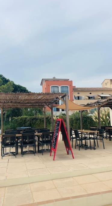 Proche St Tropez Refait A Neuf Bord De Plage Et Piscine Cogolin Exterior photo