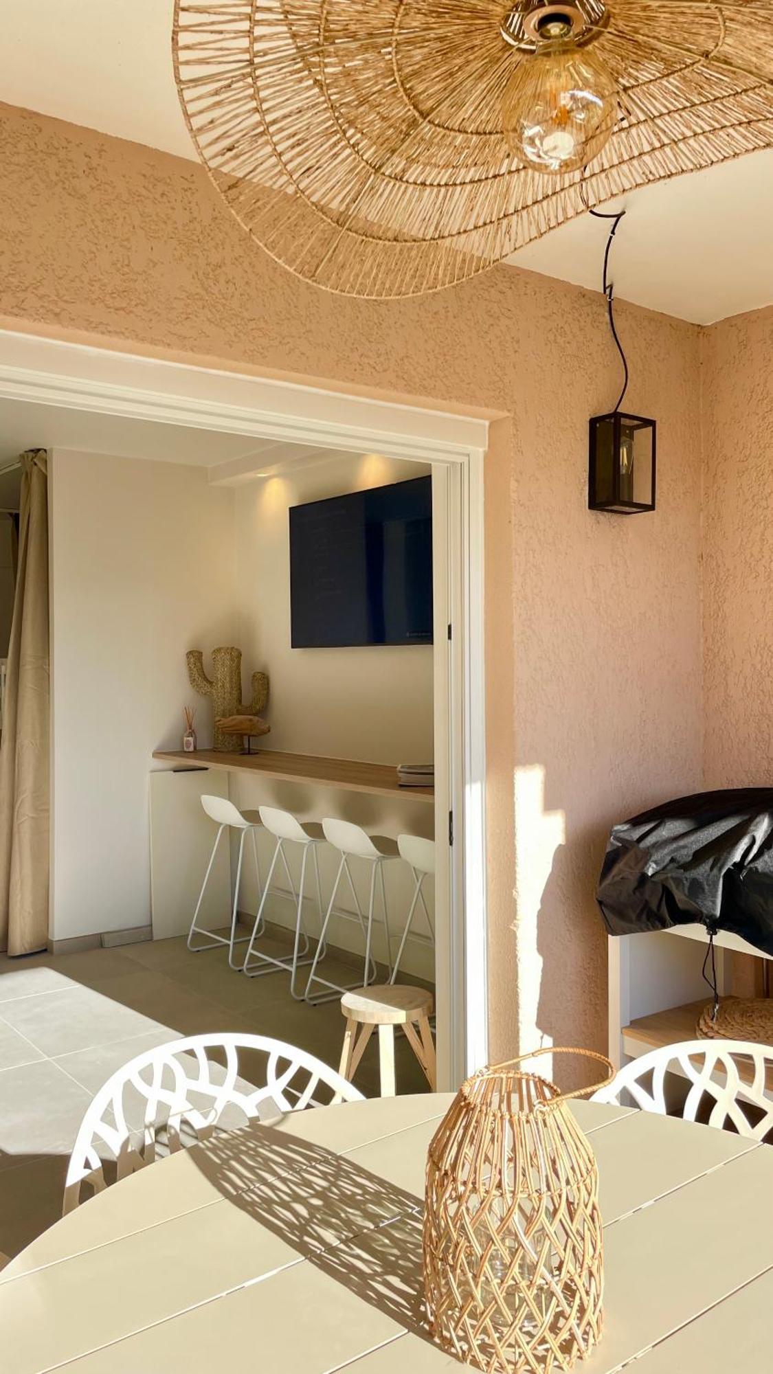 Proche St Tropez Refait A Neuf Bord De Plage Et Piscine Cogolin Exterior photo